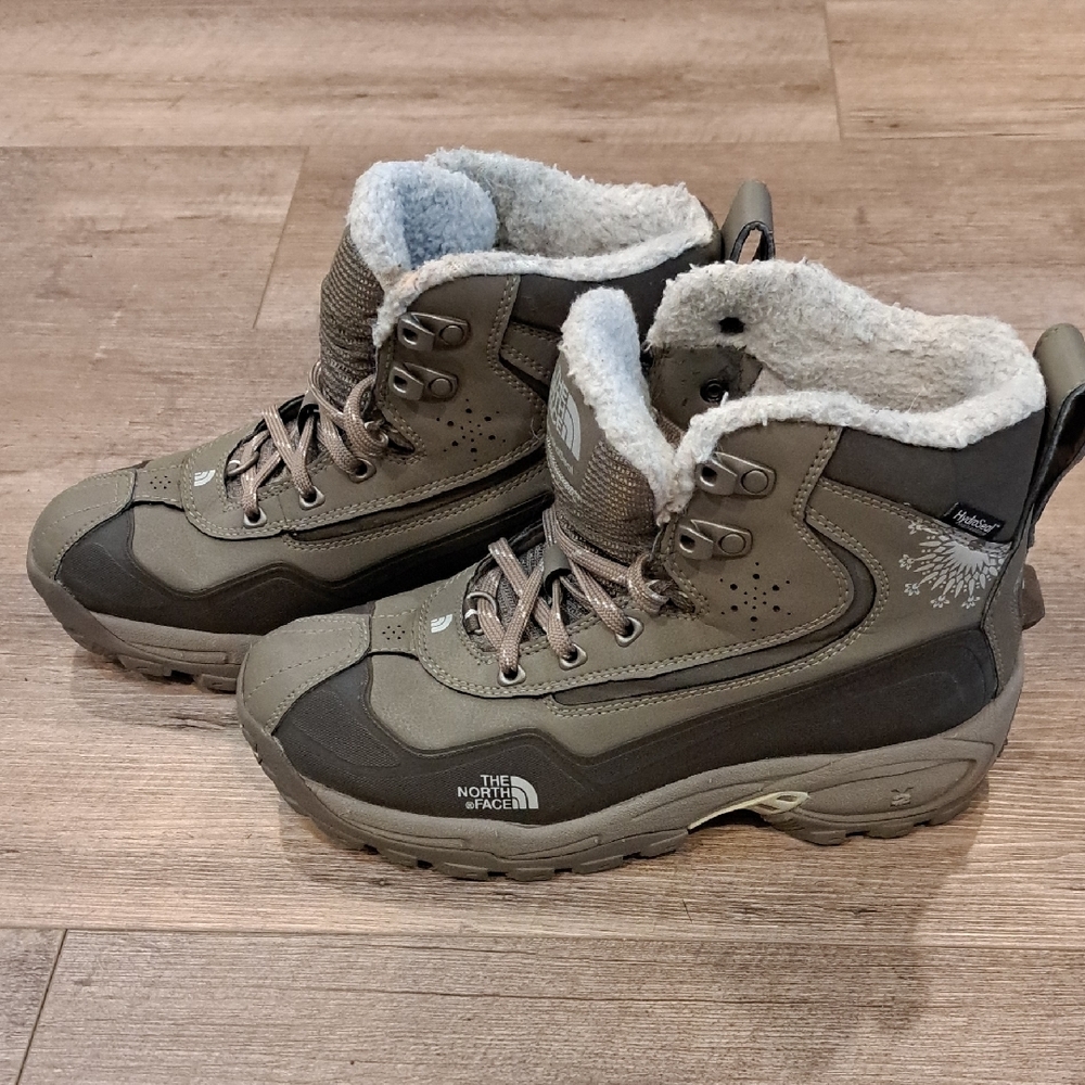 The North Face Olive Green Winter/ Water Proof Boots - Picture 3 of 10